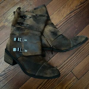 Donald J Pliner boots